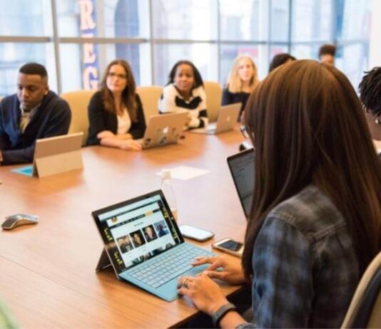 10 Steps to Be a Better Listener to Improve Workplace Communication Active Listening