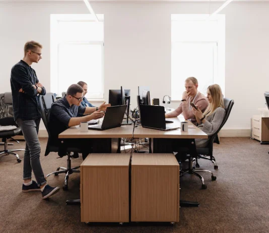 Physical Appearance in the Workplace (Learn the Secrets) Physical Appearance in the Workplace (Learn the Secrets)