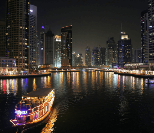 Spend a Romantic Eve at Luxury Dubai Marina Dinner Cruise Dubai Marina Dinner Cruise